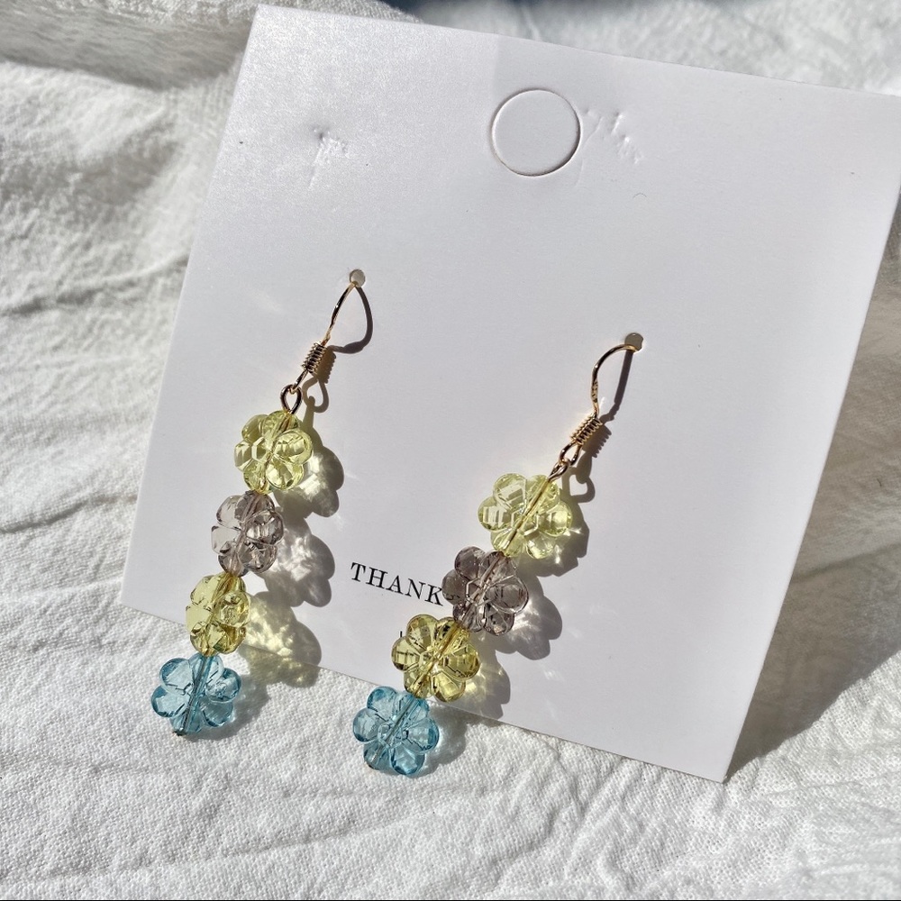 Handmade sheer flowers earrings ear hooks